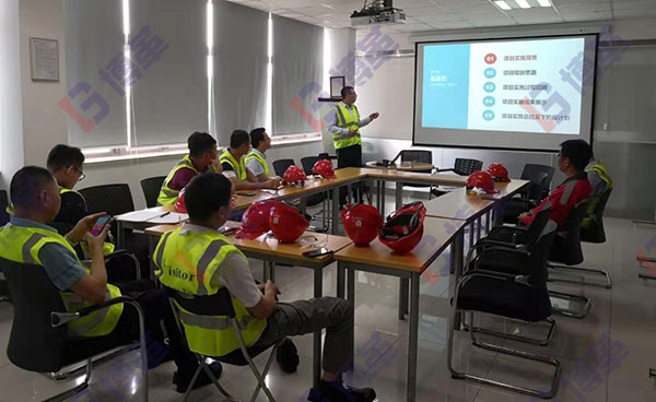 中天科技TPM項目組成員上海考察現(xiàn)場 中天科技TPM項目組成員上海考察現(xiàn)場